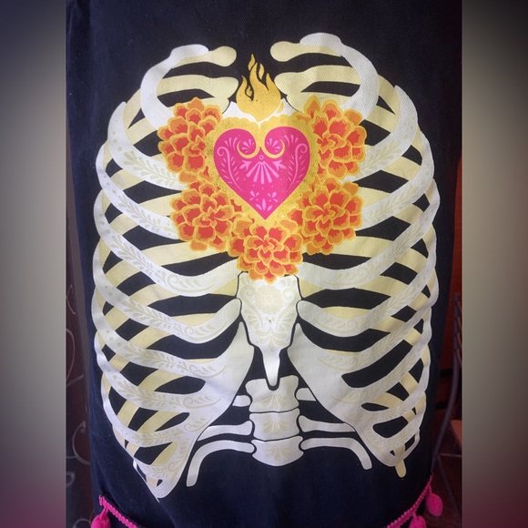 BBQ APRON SKELETON RIBCAGE SUGAR SKULLS FRONT POCKETS SIZE ADJUSTABLE GUC - Picture 3 of 11